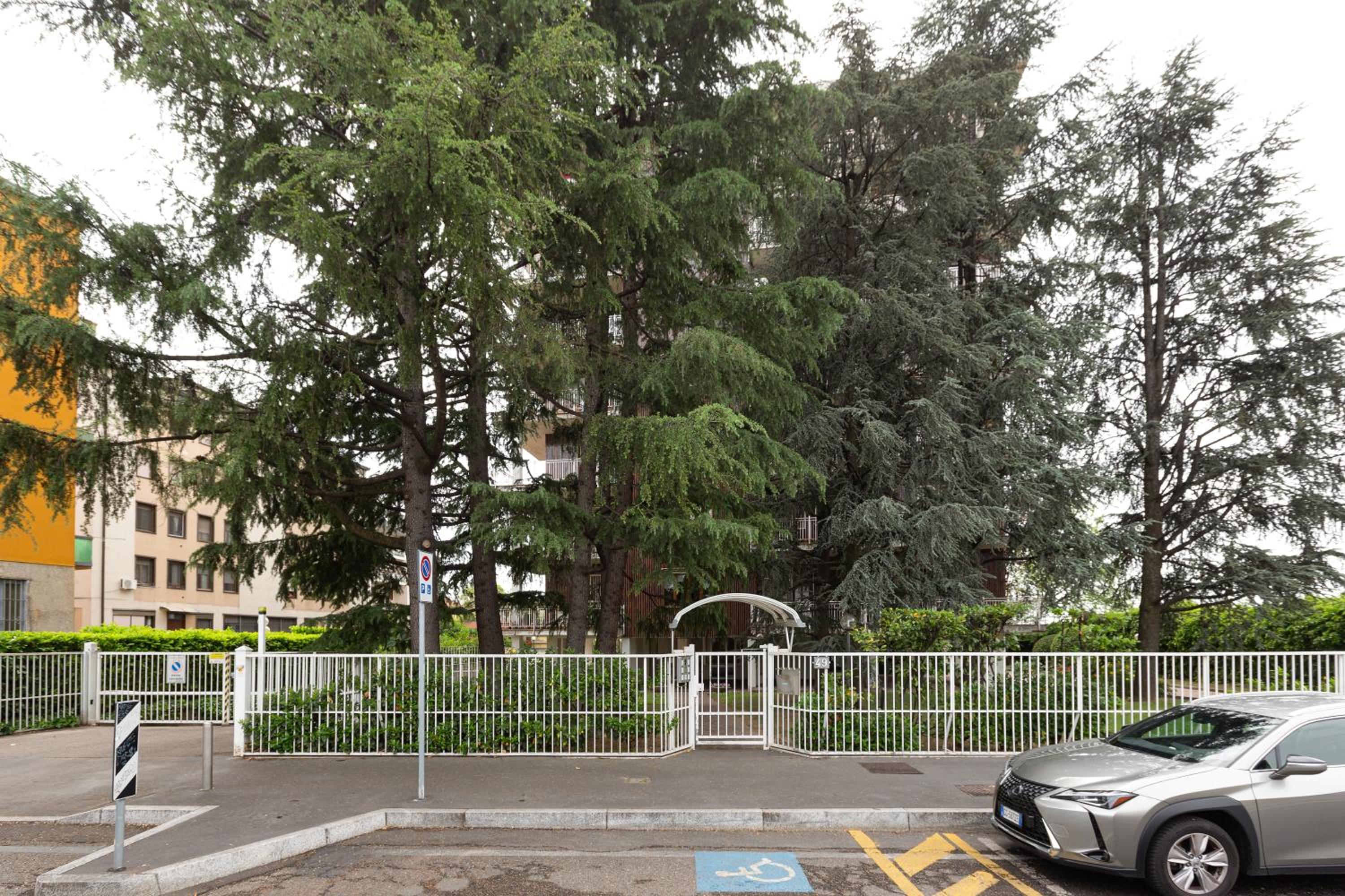 GuestHost - APT con terrazzo a Milano- Greco Pirelli!