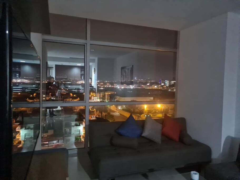 ZAFIRO SUITE CON VISTA CIUDAD/PISCINA/GYM/ PARQUEO view 5