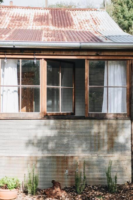 Pickers Hut - A Country Style Featured Dream Stay