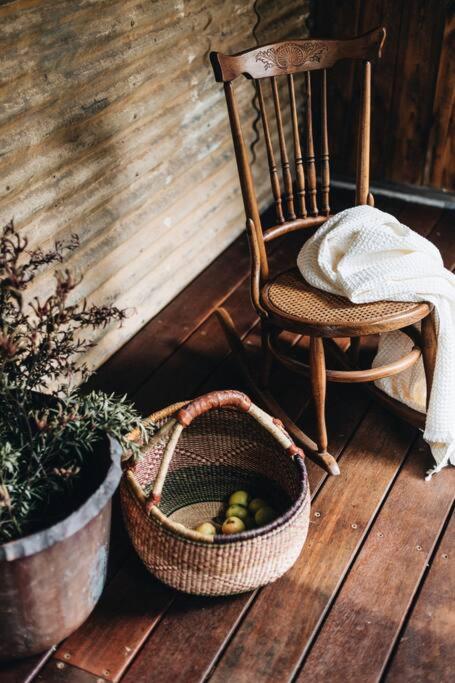 Pickers Hut - A Country Style Featured Dream Stay