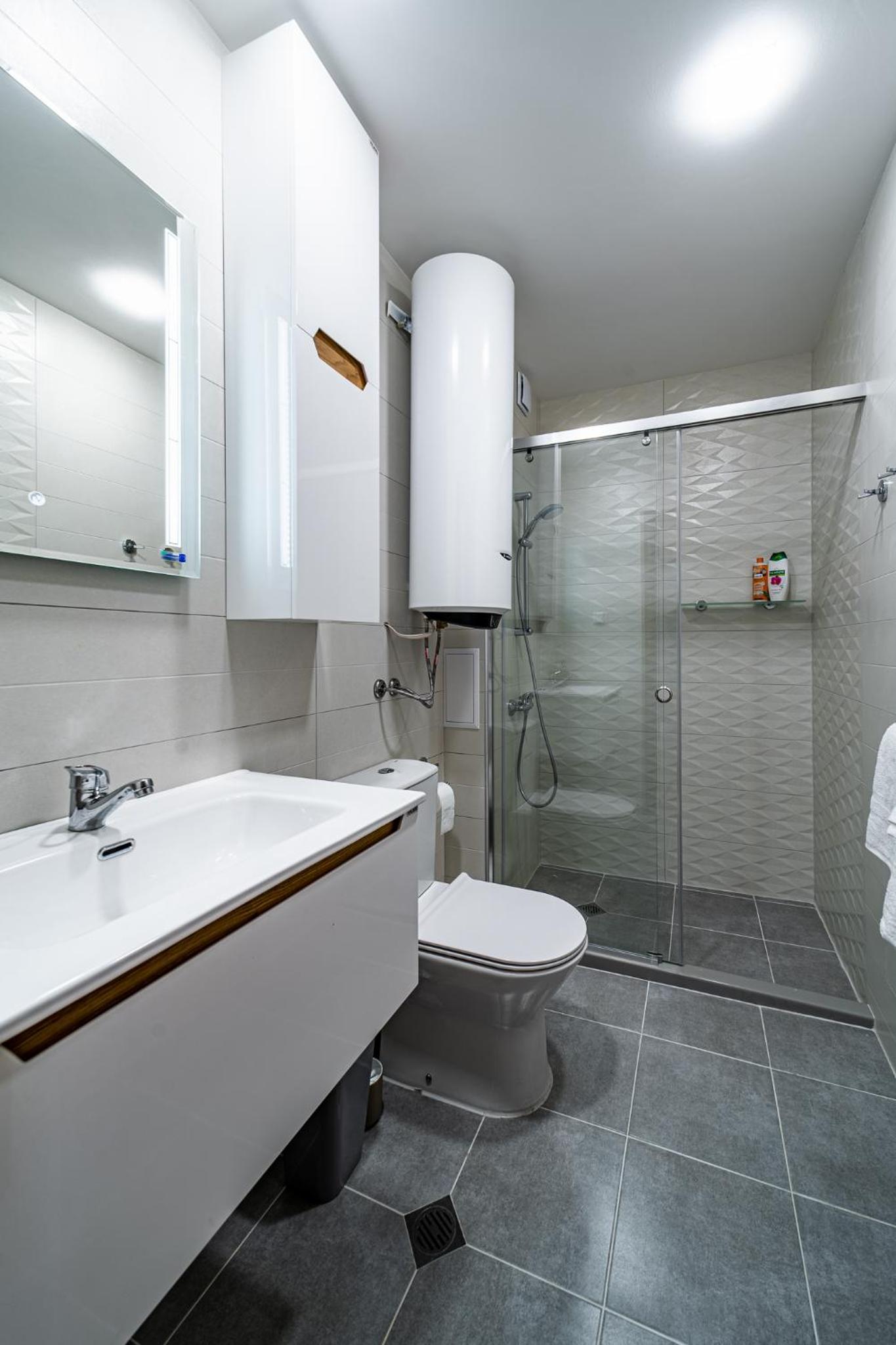 Brand New Downtown Apartment