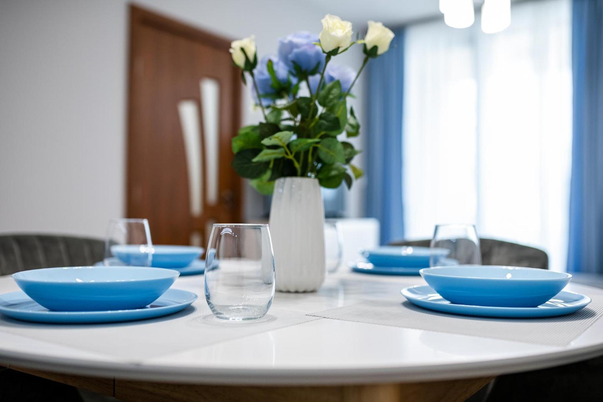 Brand New Downtown Apartment
