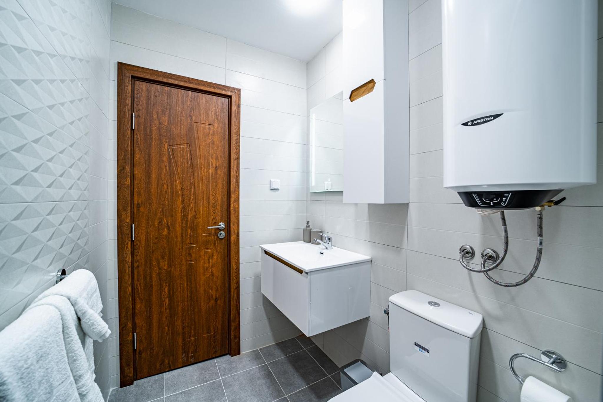 Brand New Downtown Apartment