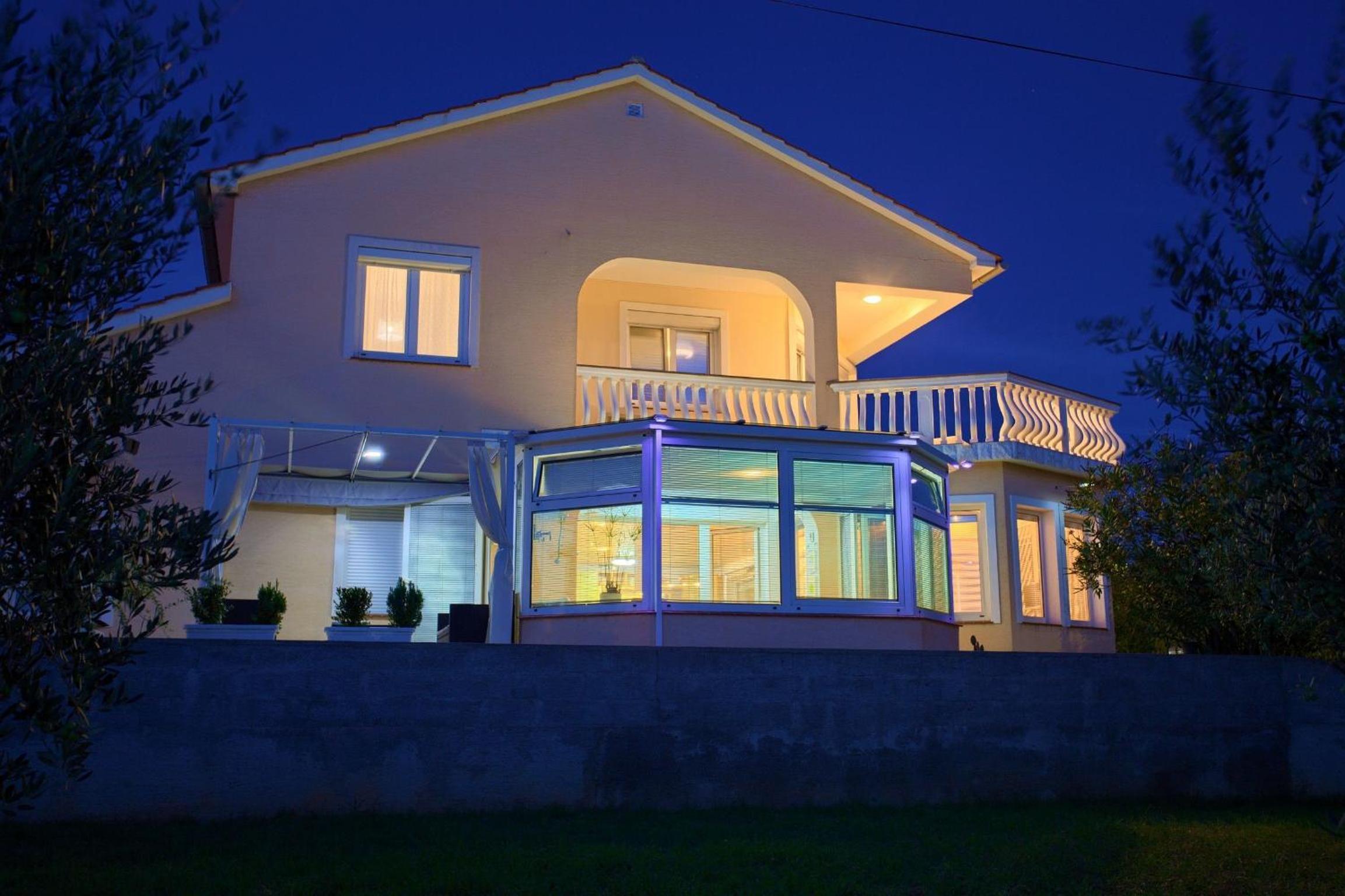 Hotel Holiday house NIKA with pool and jacuzzi - Image 1