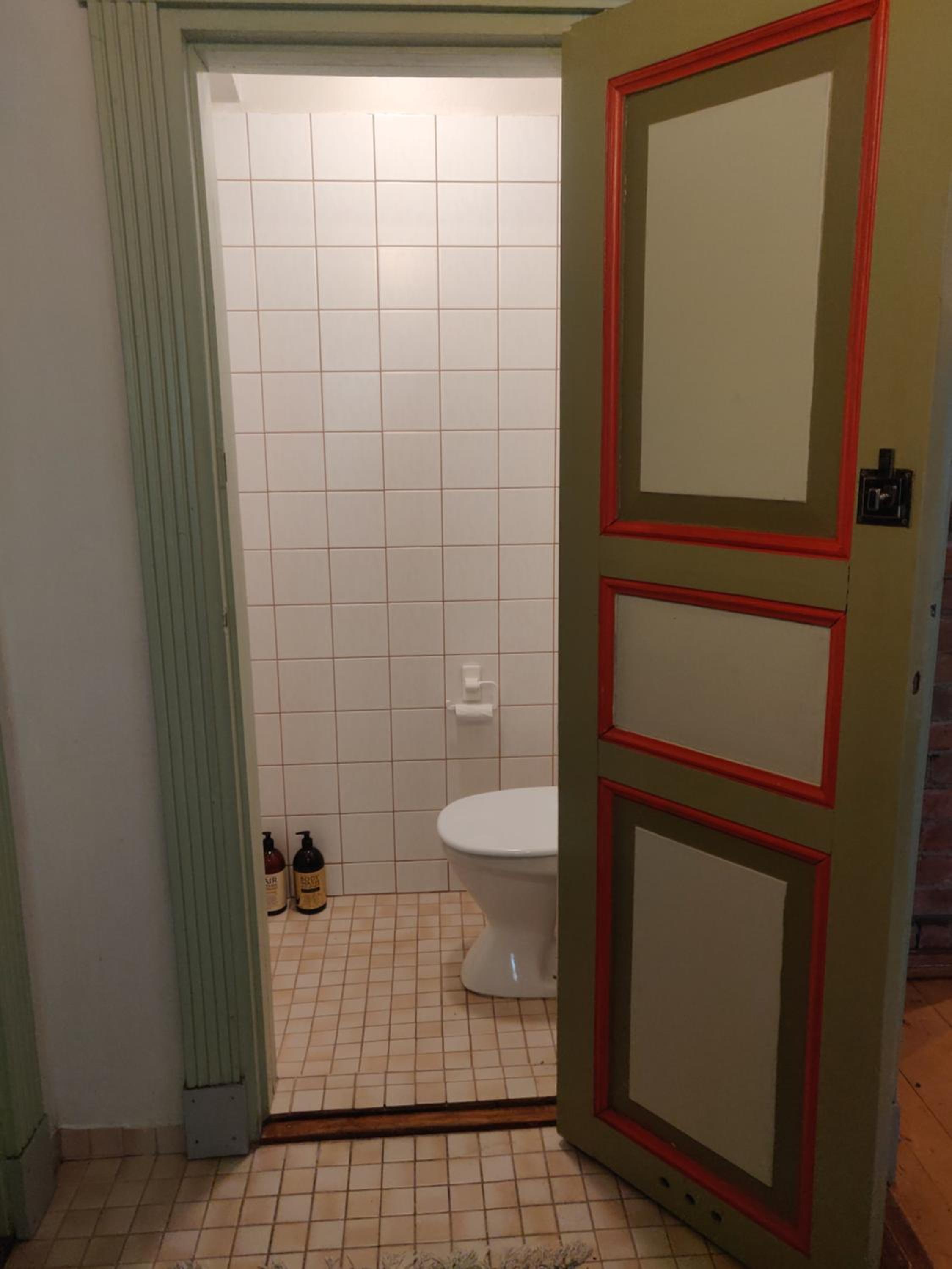 Mökki meren läheisyydessä