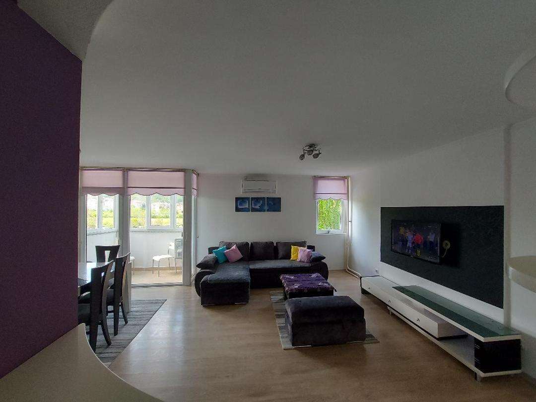 Jove Apartments