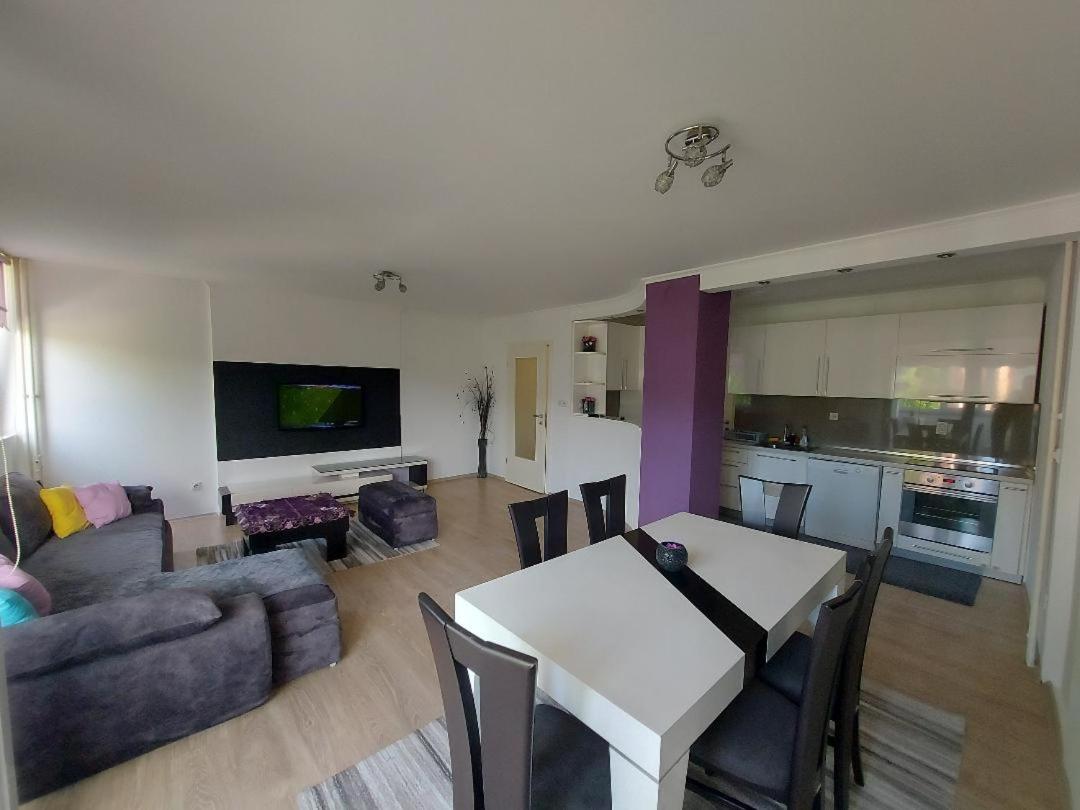 Jove Apartments