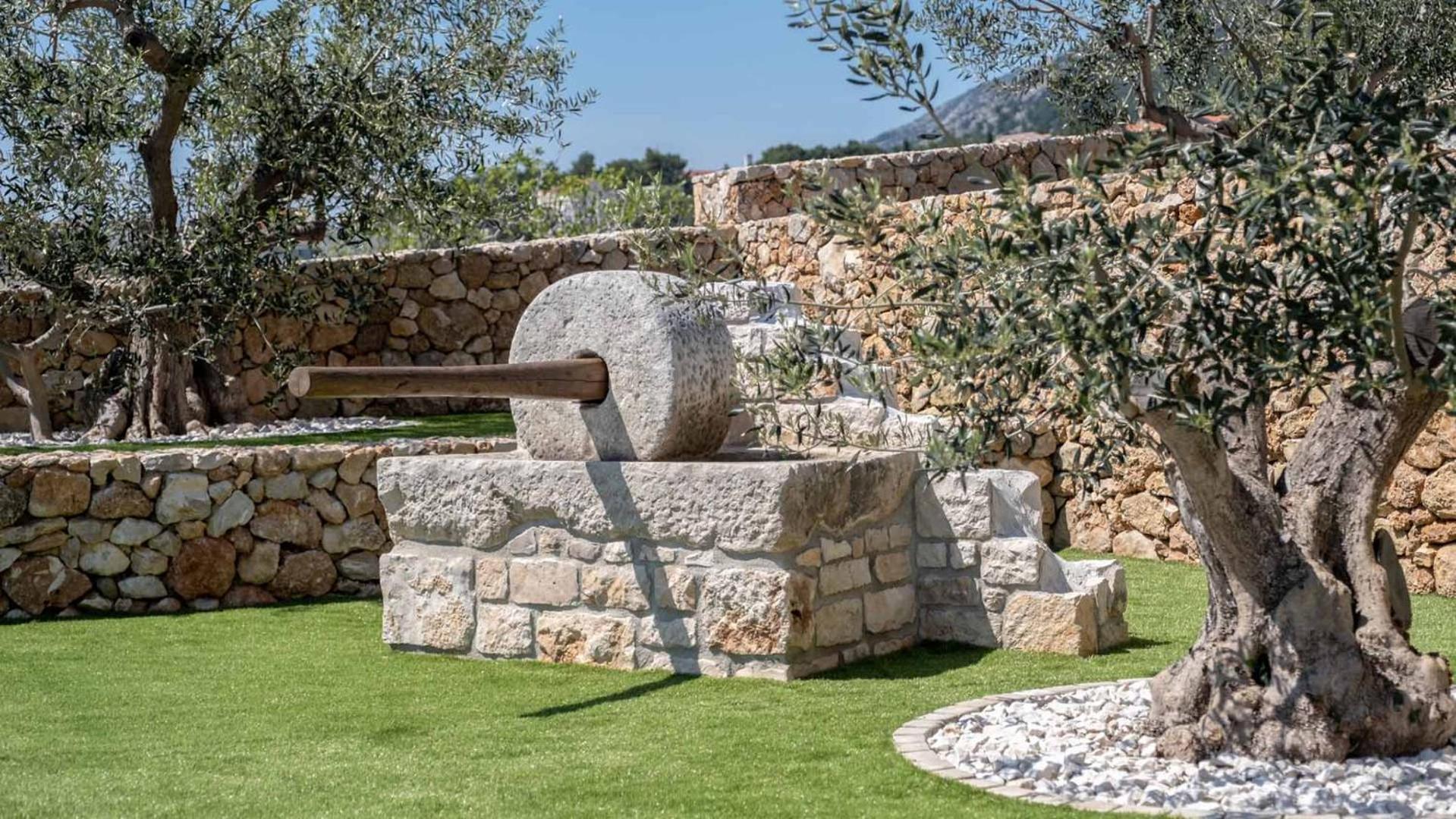 Traditional stone poolside villa in Bol view 2