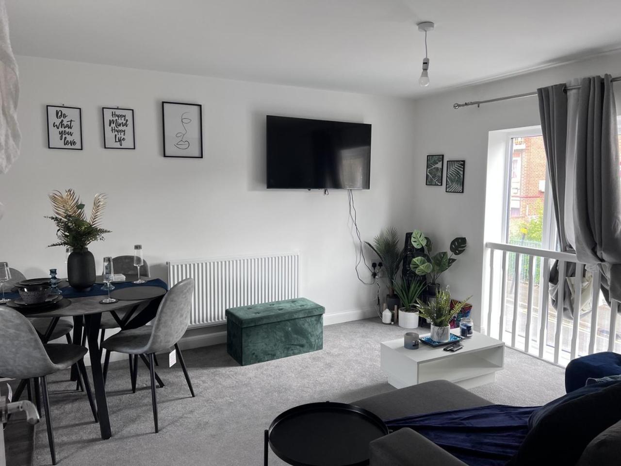 Birmingham City 2 Bedroom Apartment view 2