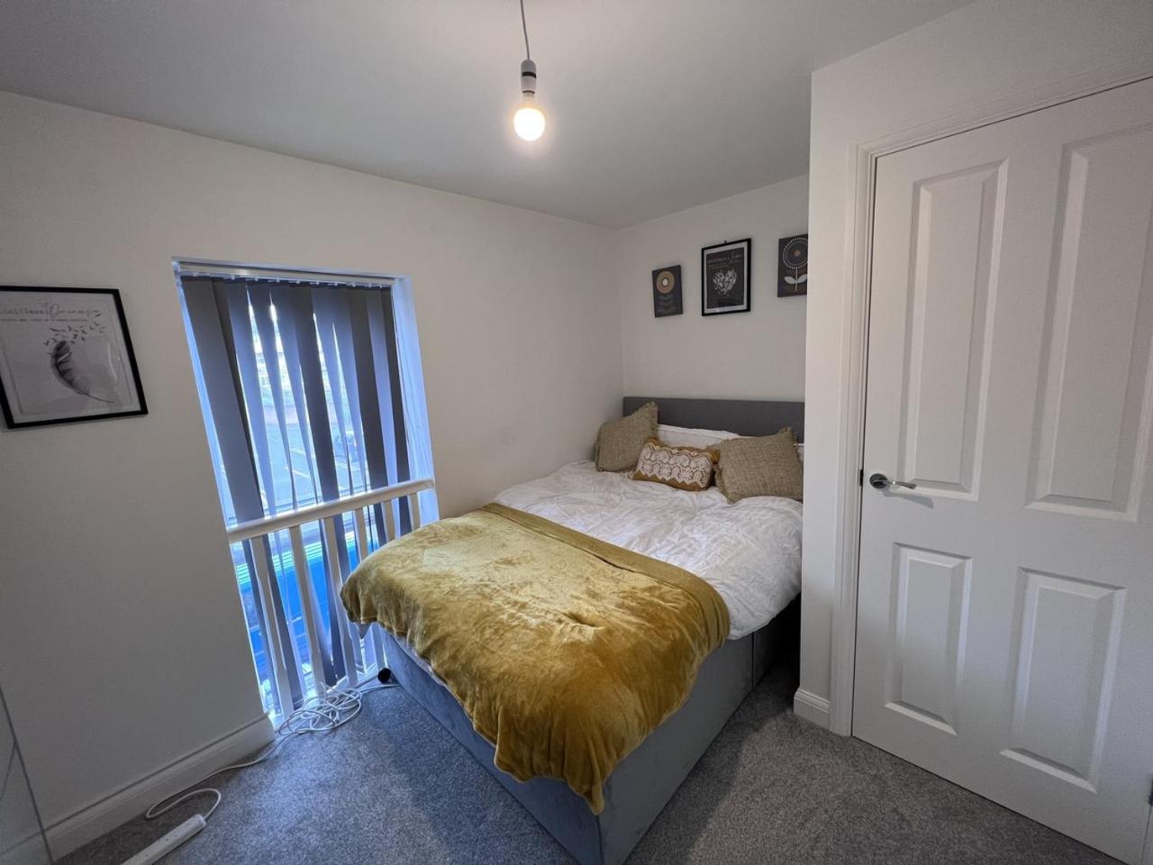 Birmingham City 2 Bedroom Apartment view 5