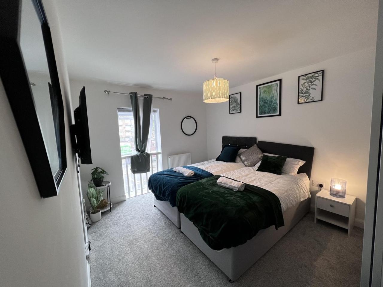 Birmingham City 2 Bedroom Apartment view 3