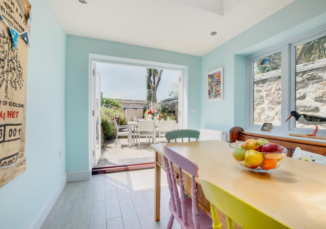 3 Bed in Penzance oc-26chap view 2
