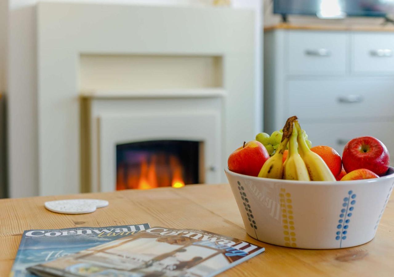 3 Bed in Porthleven oc-1seav
