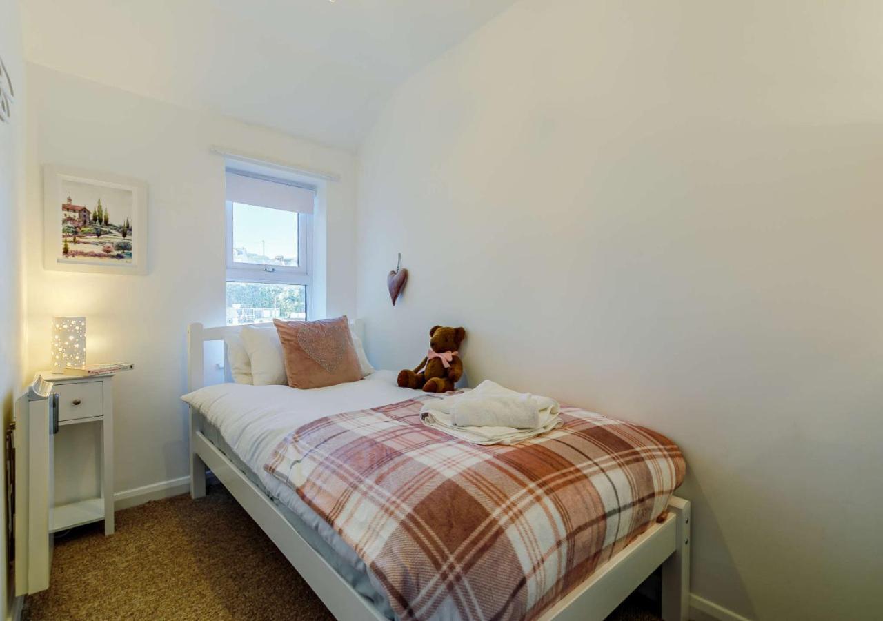 3 Bed in Porthleven oc-1seav