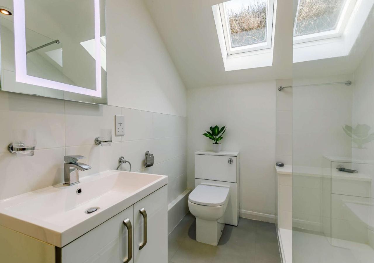 3 Bed in Porthleven oc-1seav