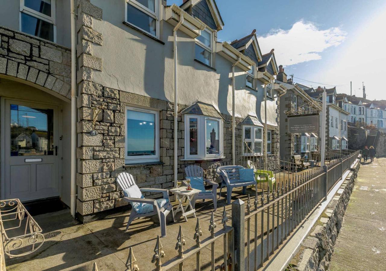 3 Bed in Porthleven oc-1seav