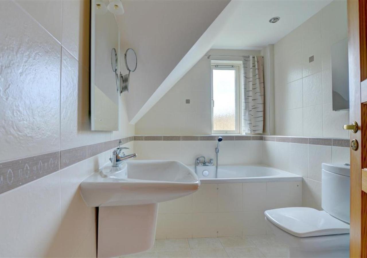 5 Bed in Croyde oc-bonac