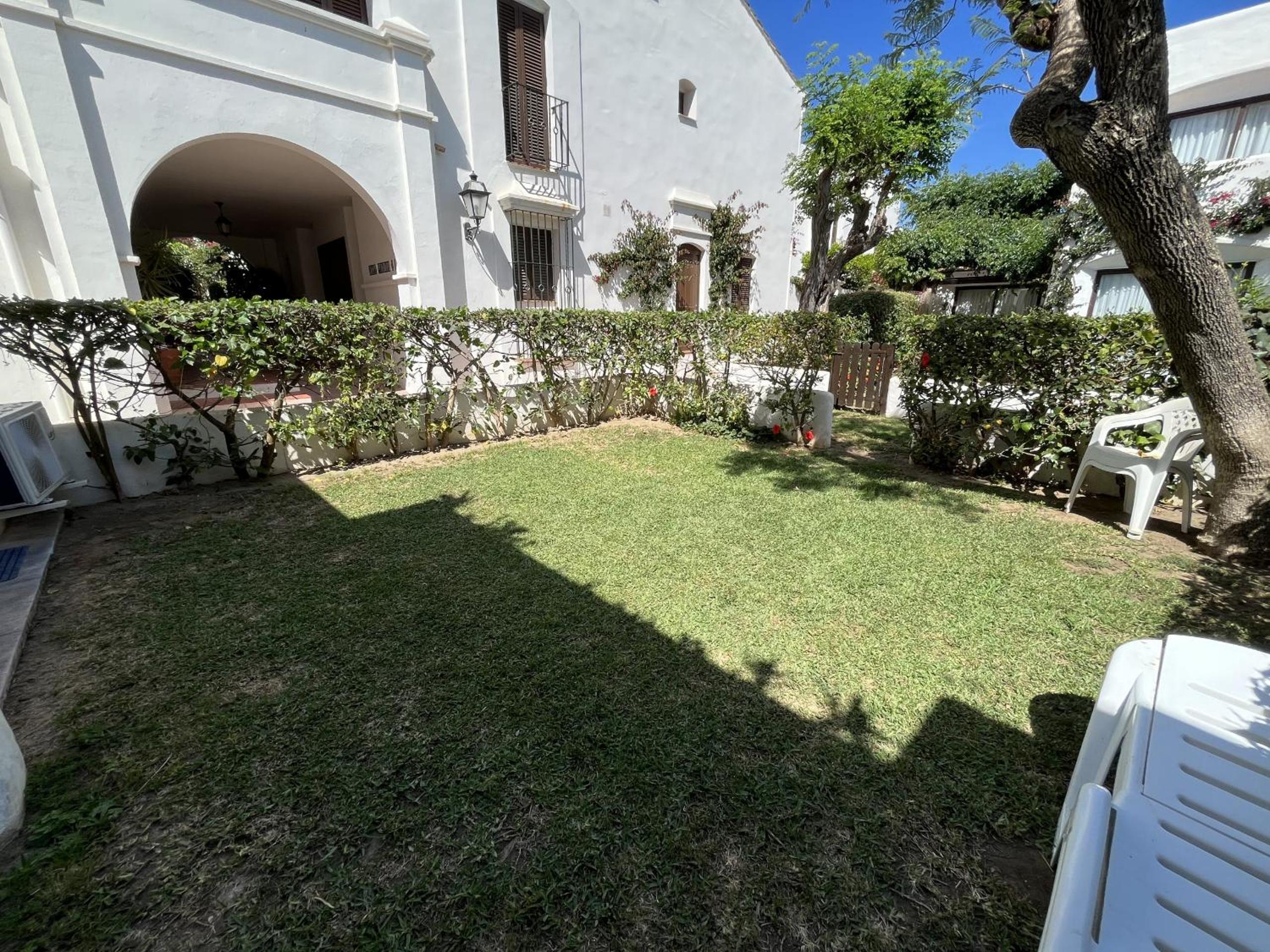 Estepona - Playa - 2 dormitorios con amplio jardín privado photo 4