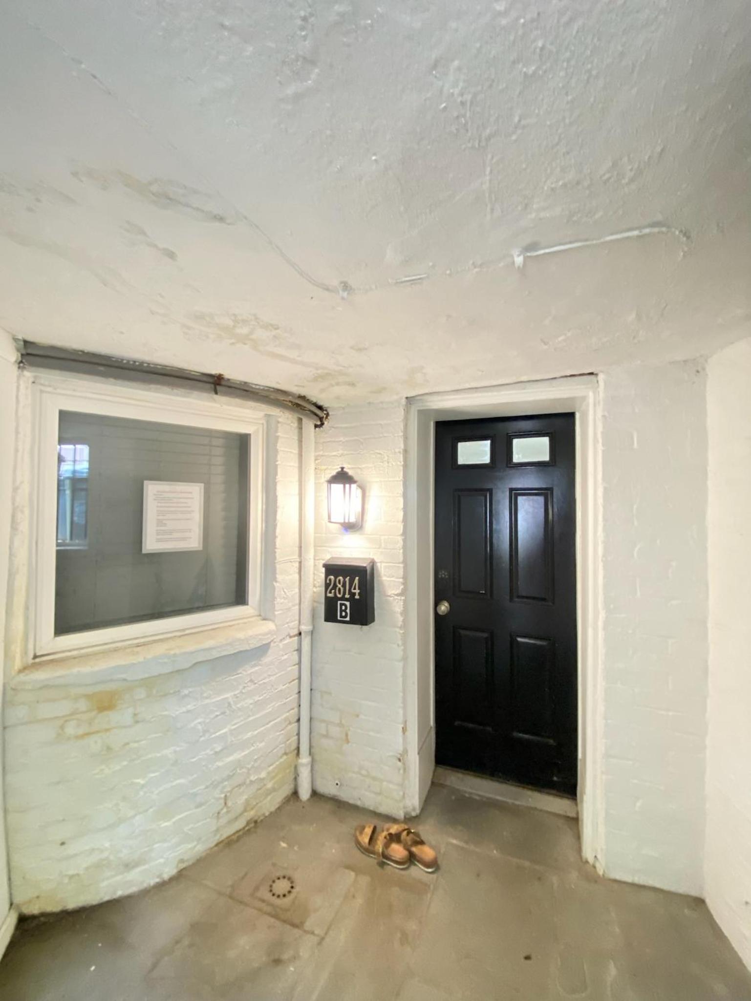 Lovely Remodeled 2bdrm Basement Home view 2