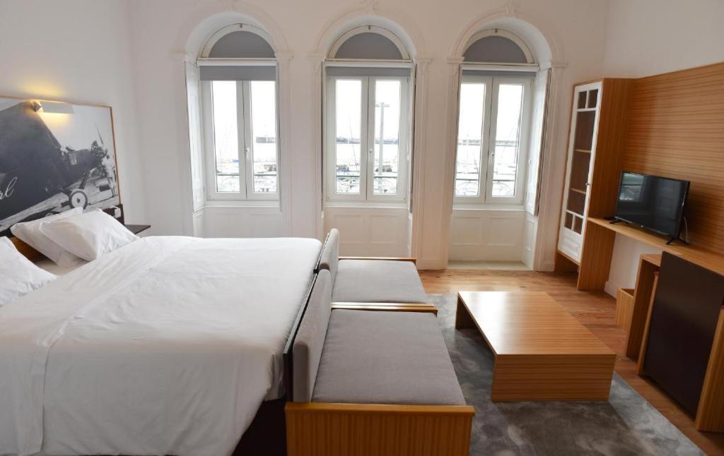 Internacional Azores Boutique view 3