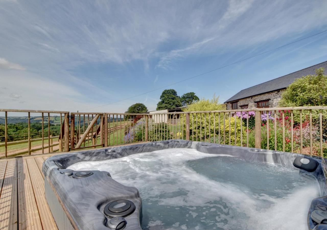 2 Bed in Tiverton oc-cide view 4