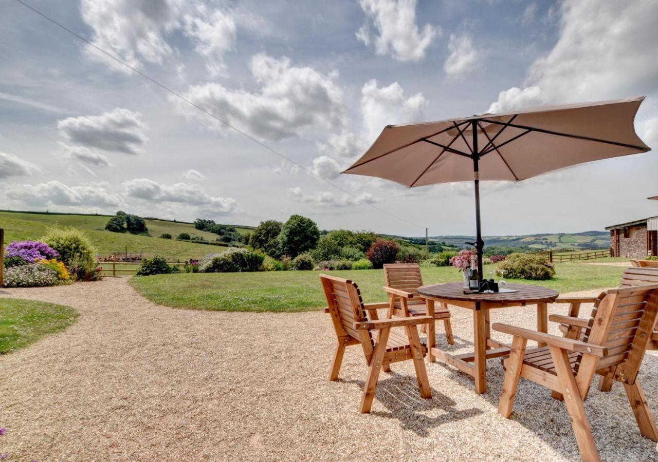 2 Bed in Tiverton oc-cide view 5