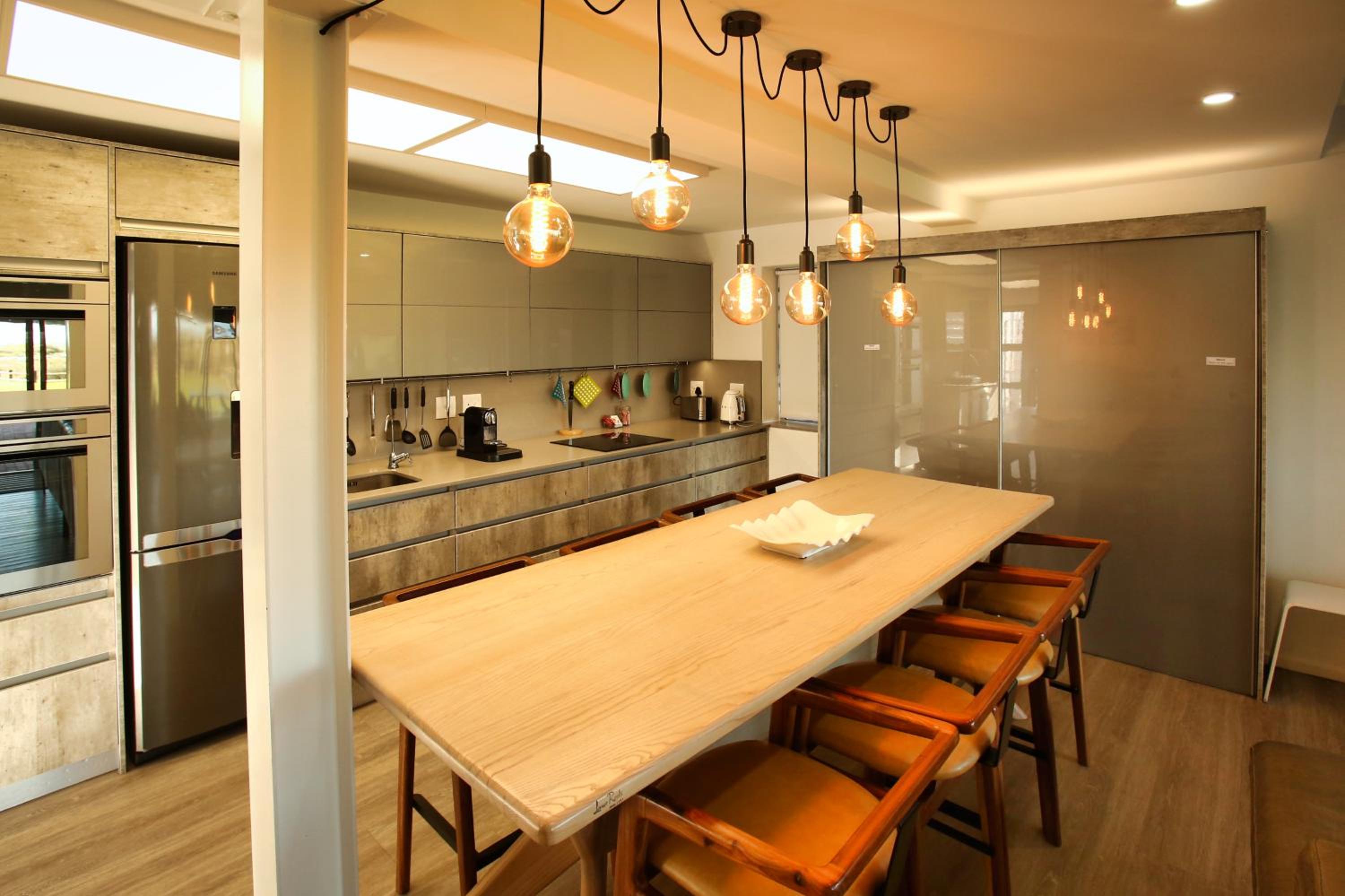 Barefootin Beachfront Cottage, Loadshedding-Proof, Steps Away from Langebaan Main Beach Bliss view 3