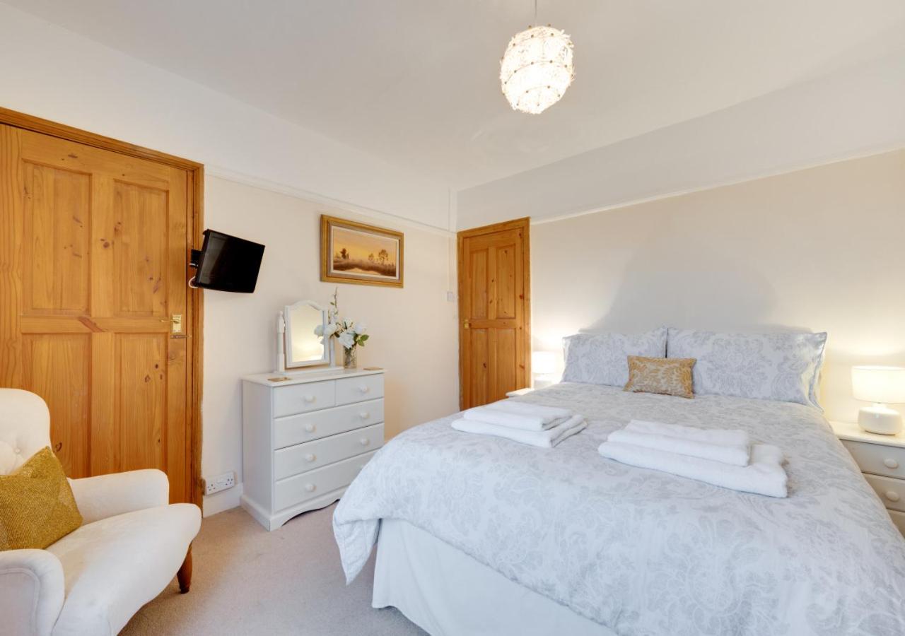 3 Bed in Nr Hartland oc-coas1