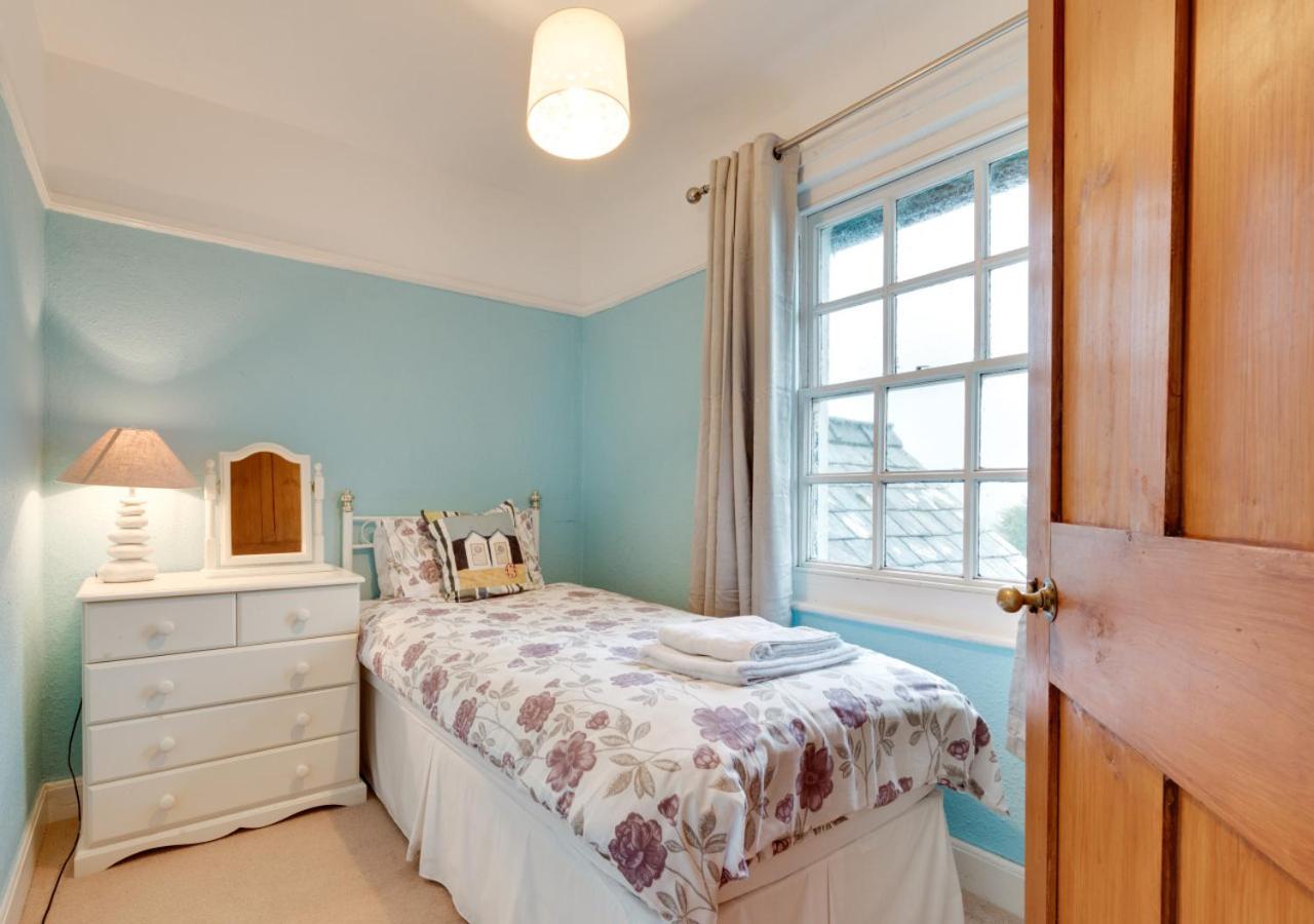 3 Bed in Nr Hartland oc-coas1