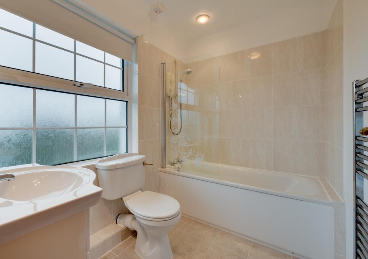 3 Bed in Nr Hartland oc-coas1