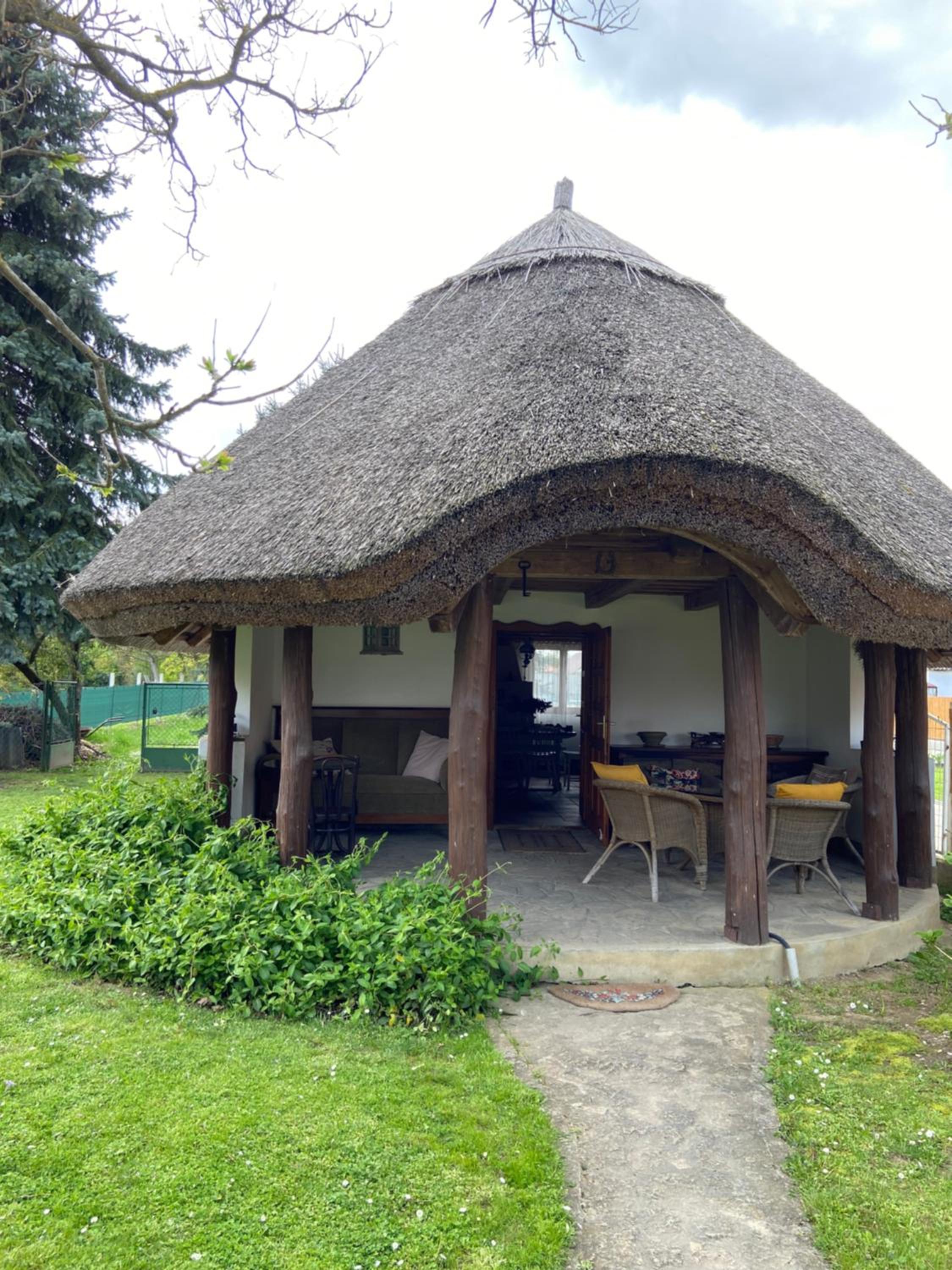 Nádfedeles Házikó