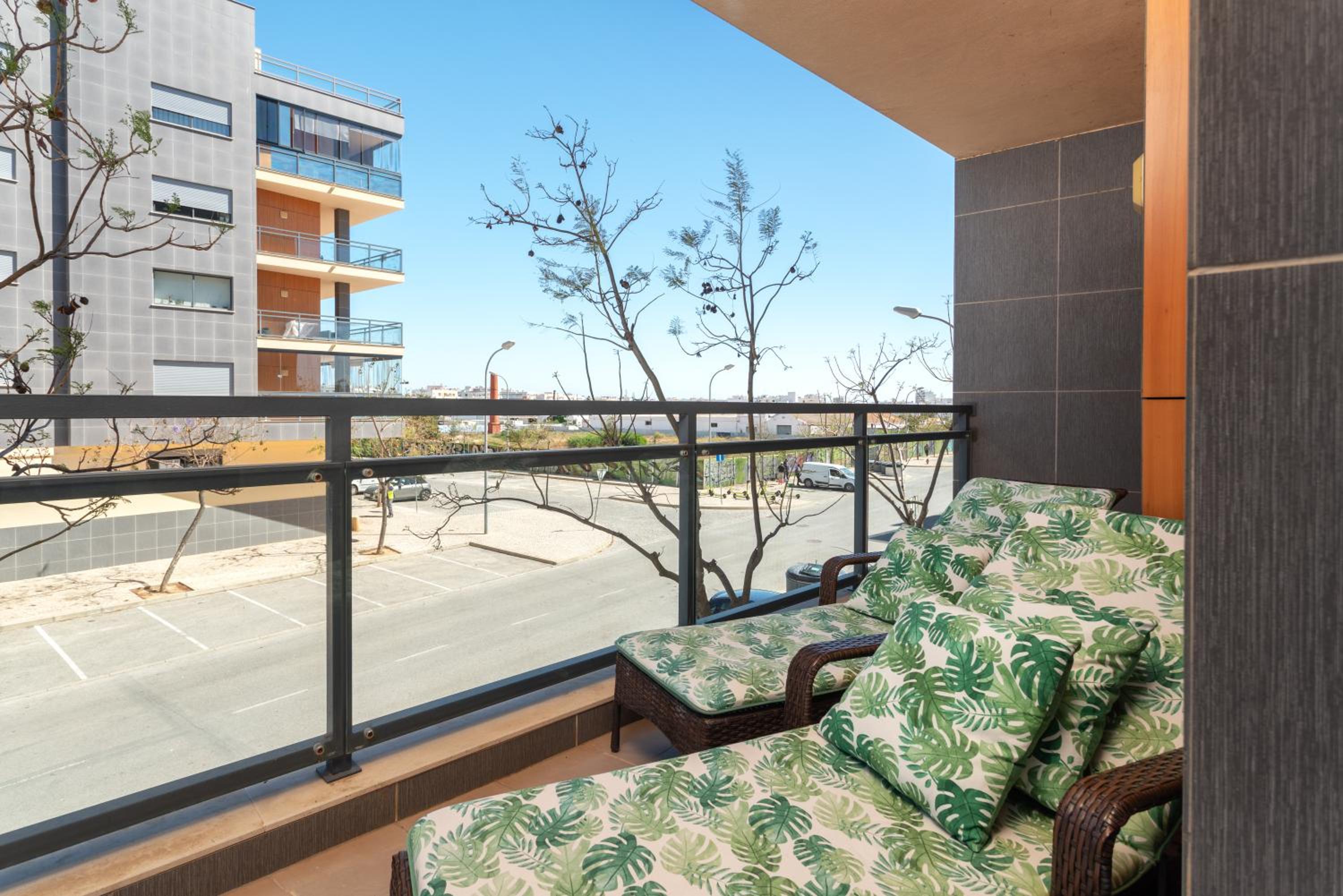 Privilege Apartment Santana with Rooftop Pool, Village Marina - Olhão