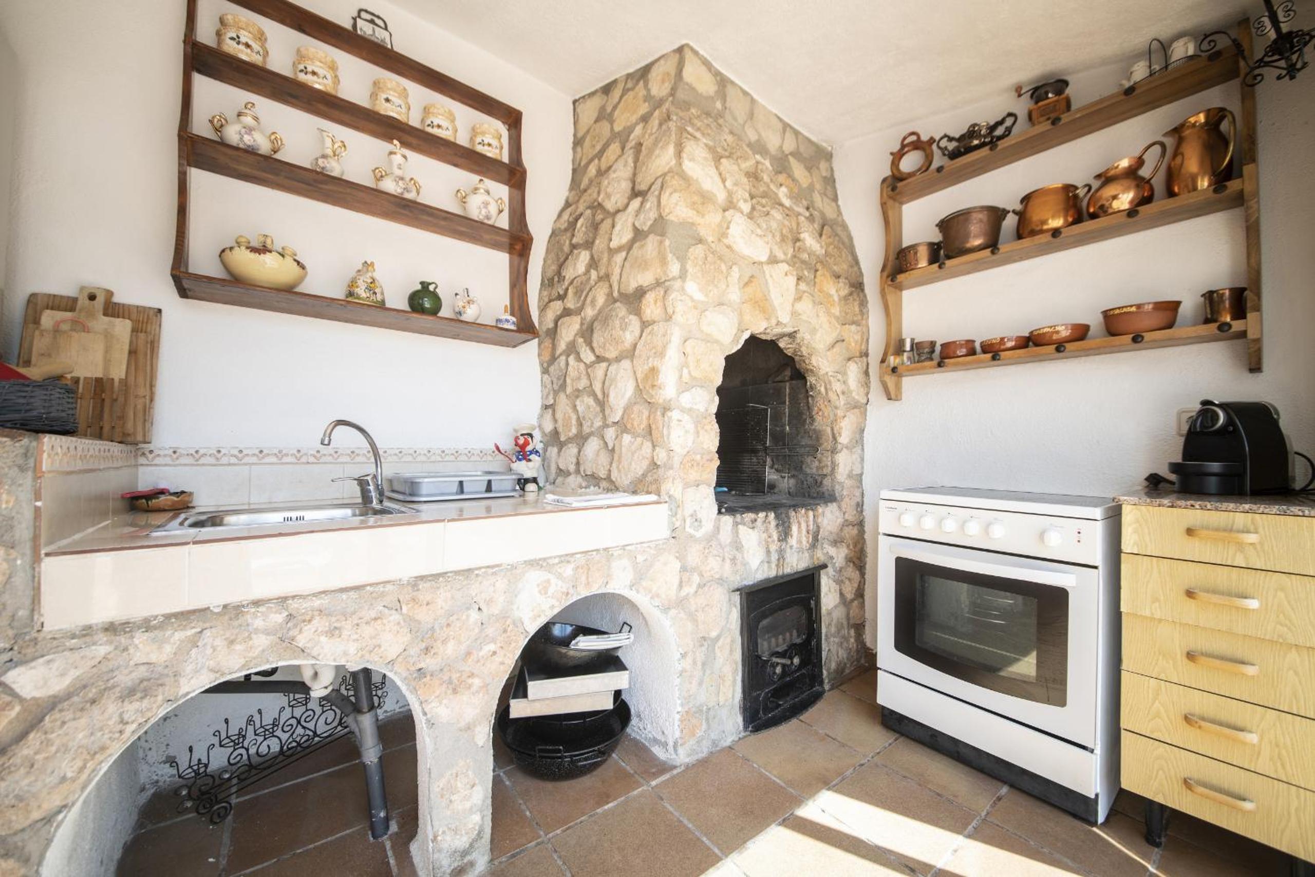 Catalunya Casas Tranquil nature 'feel' , yet only 4 min to beach! view 5