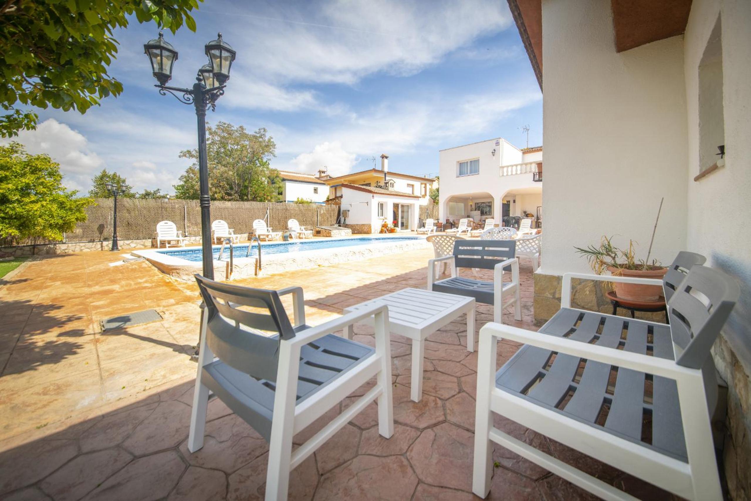 Catalunya Casas Tranquil nature 'feel' , yet only 4 min to beach! view 4