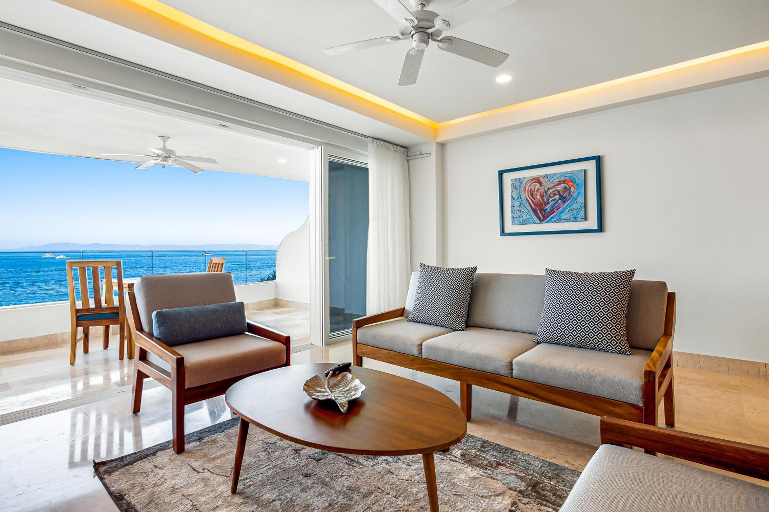 Blue Horizon 203 at Residences view 4