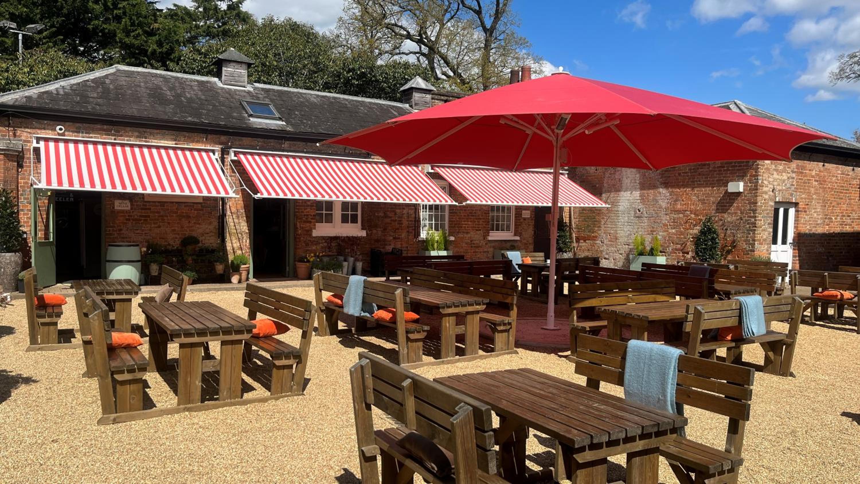 Newbury Vacations - The Retreat, Elcot Park - Property Image 120