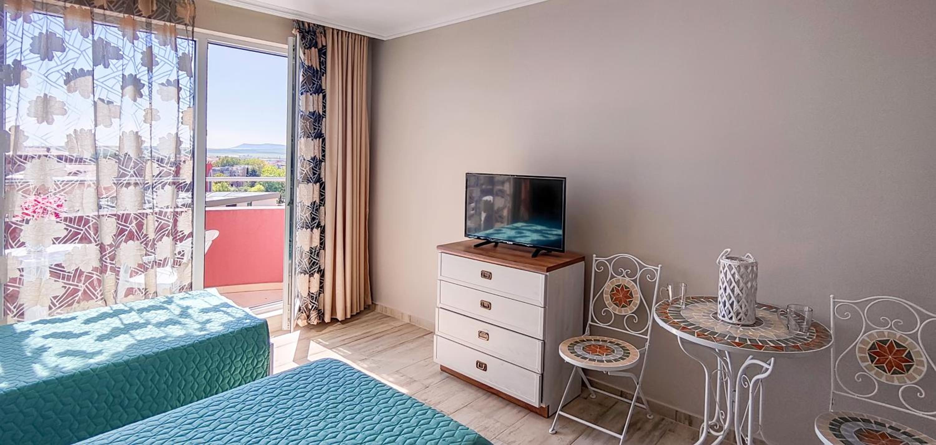 Admiral Plaza Holiday Apartments