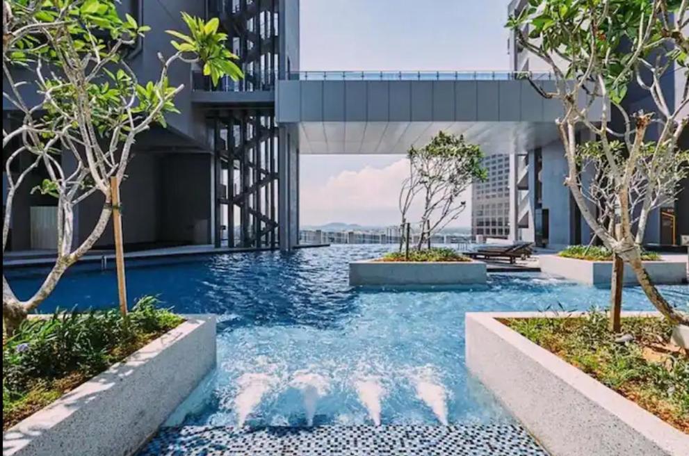 Trevor bathtub Imperio residence seaview jonker5min photo 2