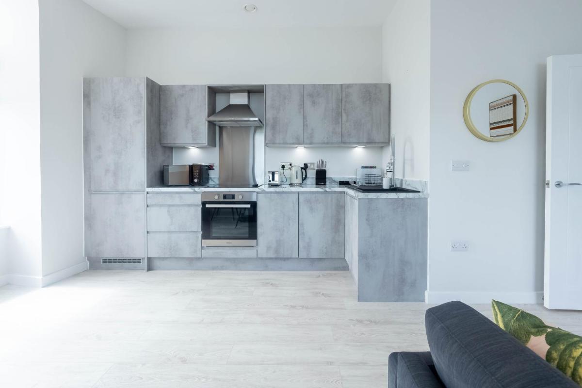 Leeds Haven - Niche 1 & 2 Bedroom Apartments' with Cityscape views includes parking upon availability by Sojo Stay view 5