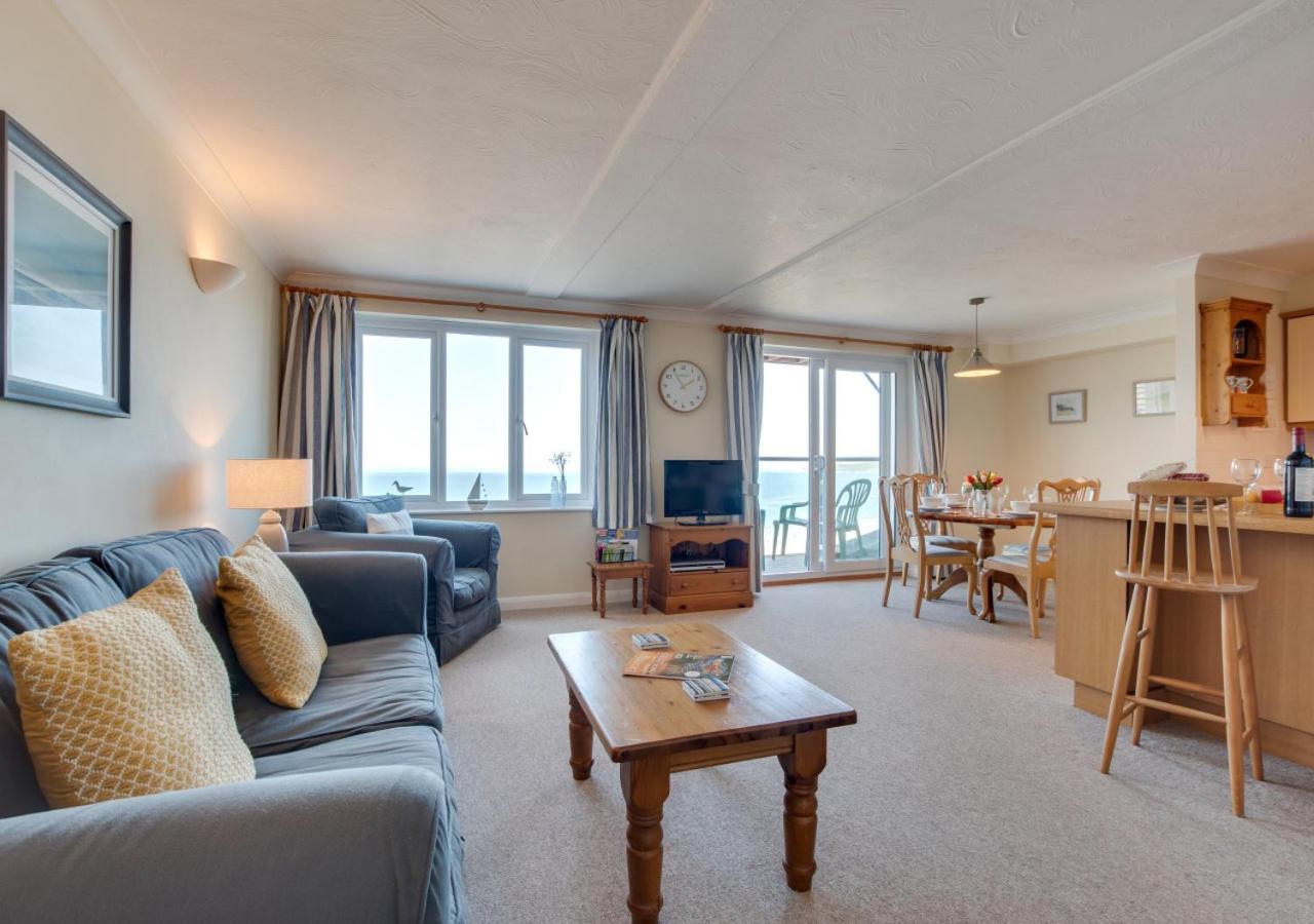 2 Bed in Clifton Court oc-fl24 view 5