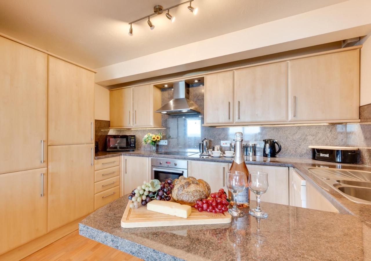 3 Bed in Putsborough oc-flat11 view 2