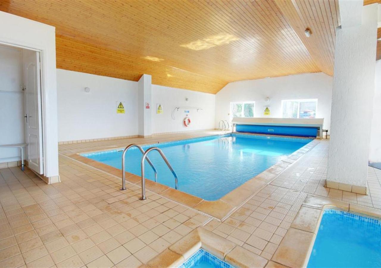 2 Bed in Putsborough oc-flat31 view 5