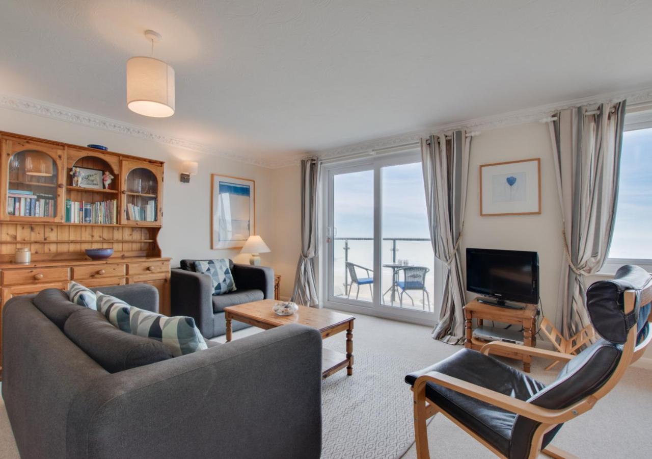 2 Bed in Putsborough oc-flat31 view 2