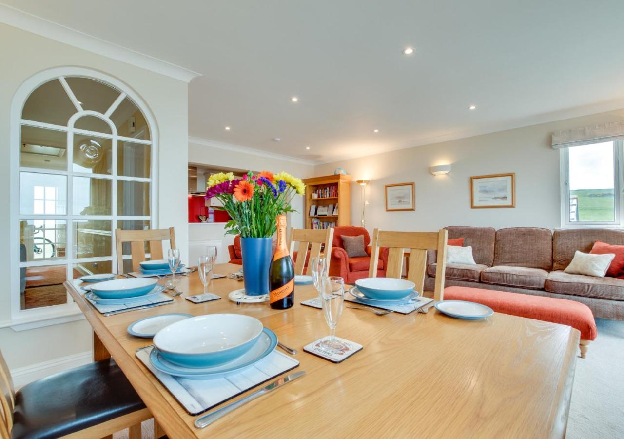 3 Bed in Putsborough oc-flt20 view 5