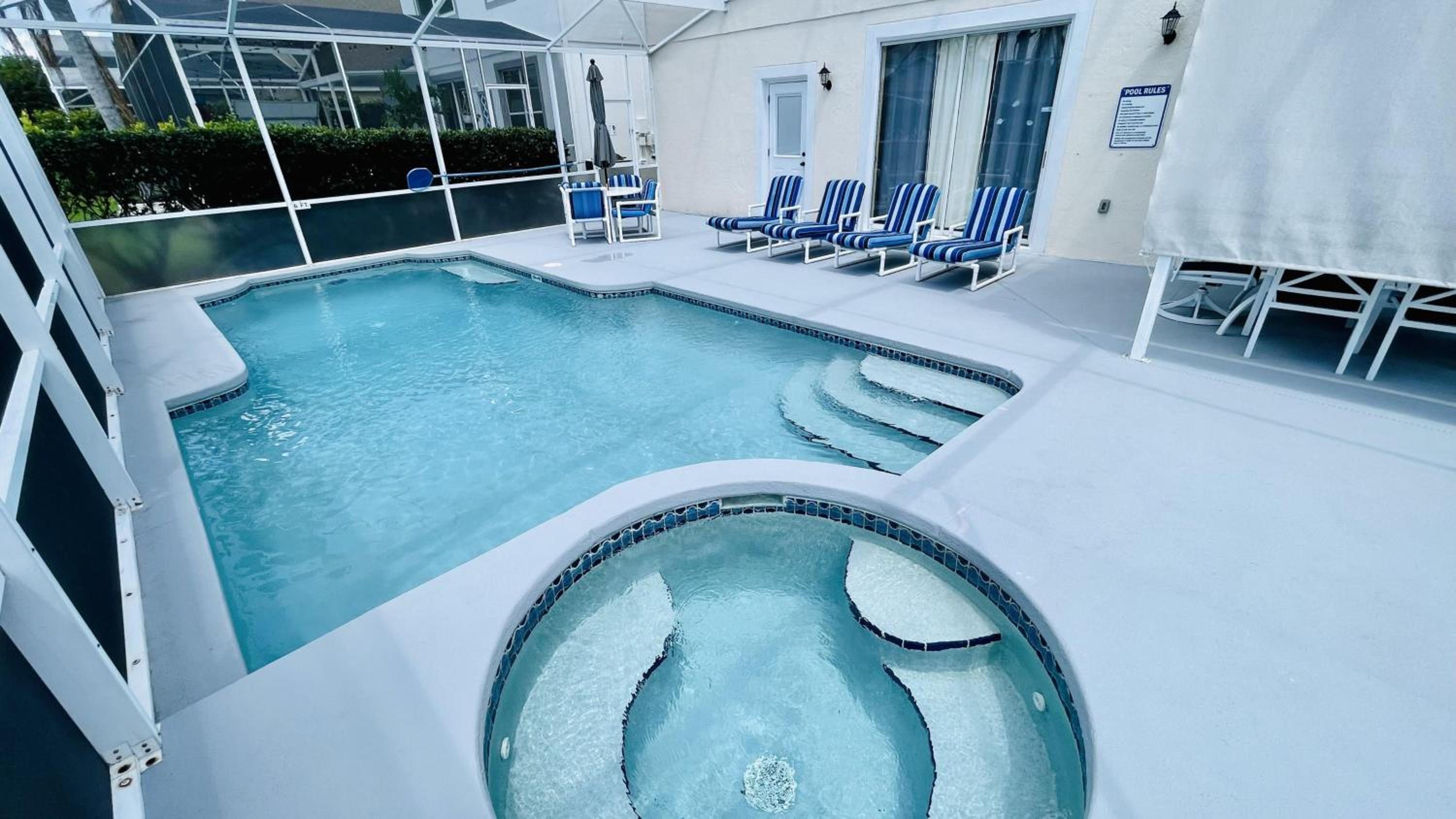 Spacious Modern And Pool Home With Spa view 5