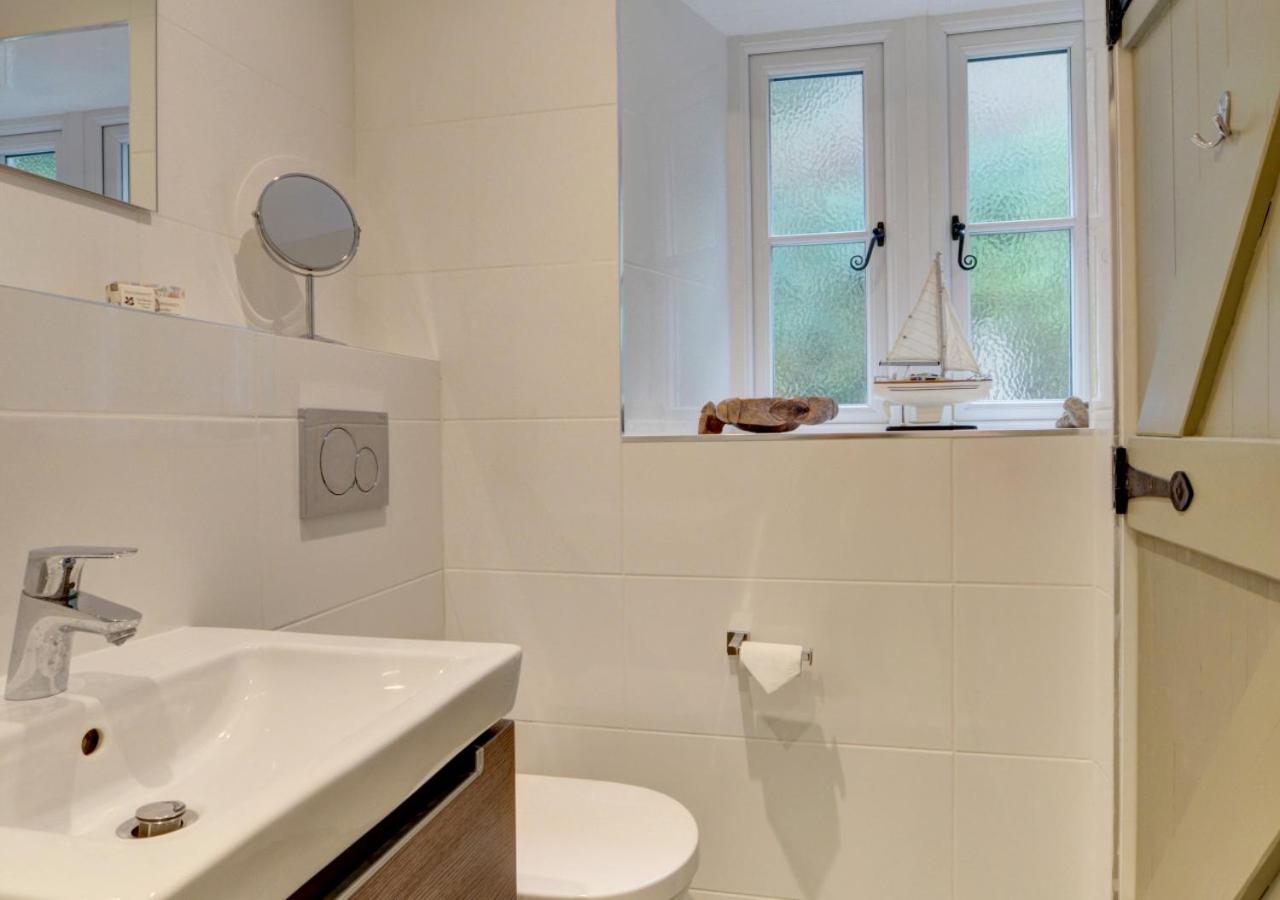 2 Bed in Lynmouth oc-foxcot view 2