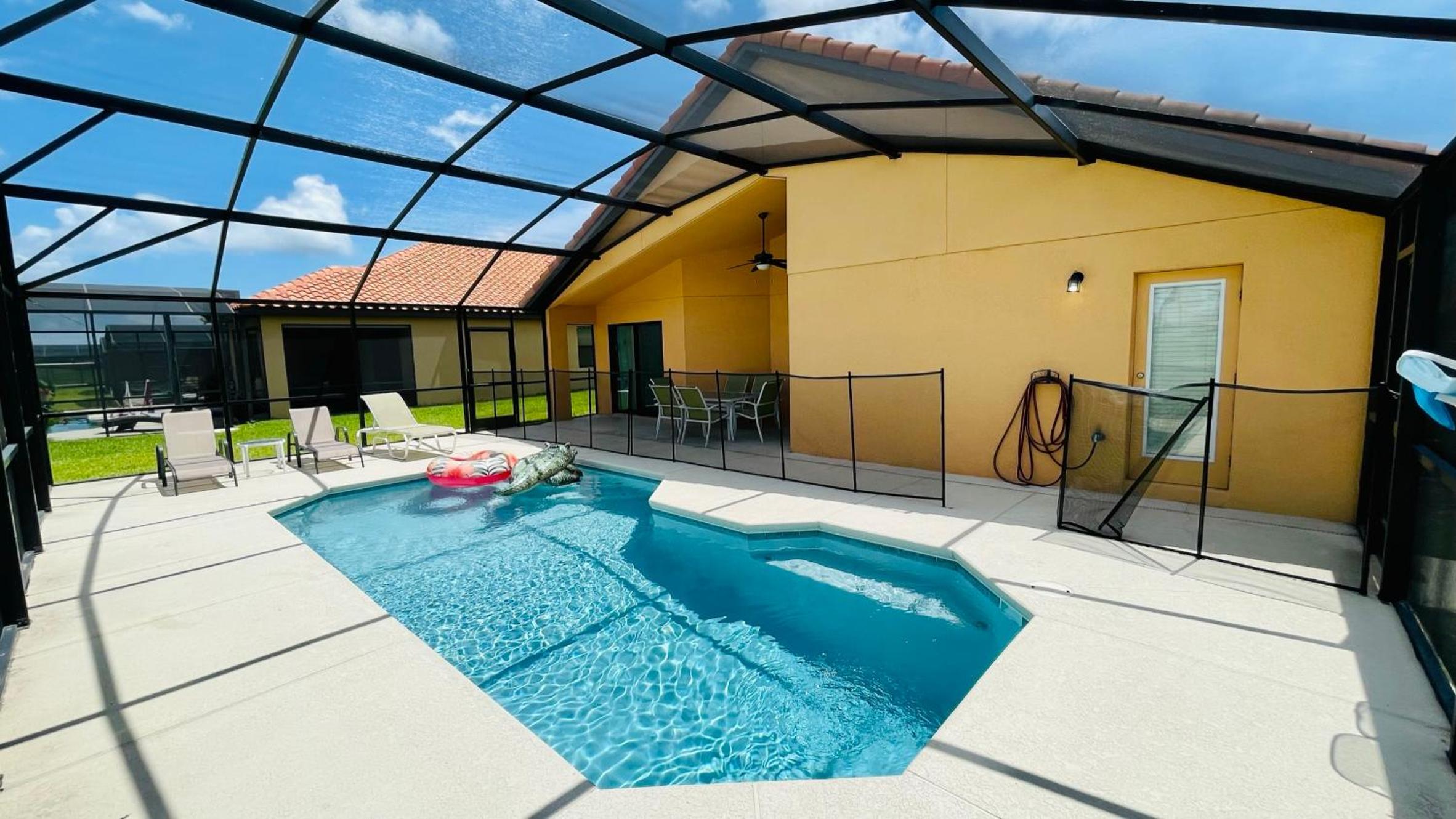 Upgraded 4 Bedroom Pool Home On Gated Golf Resort view 3