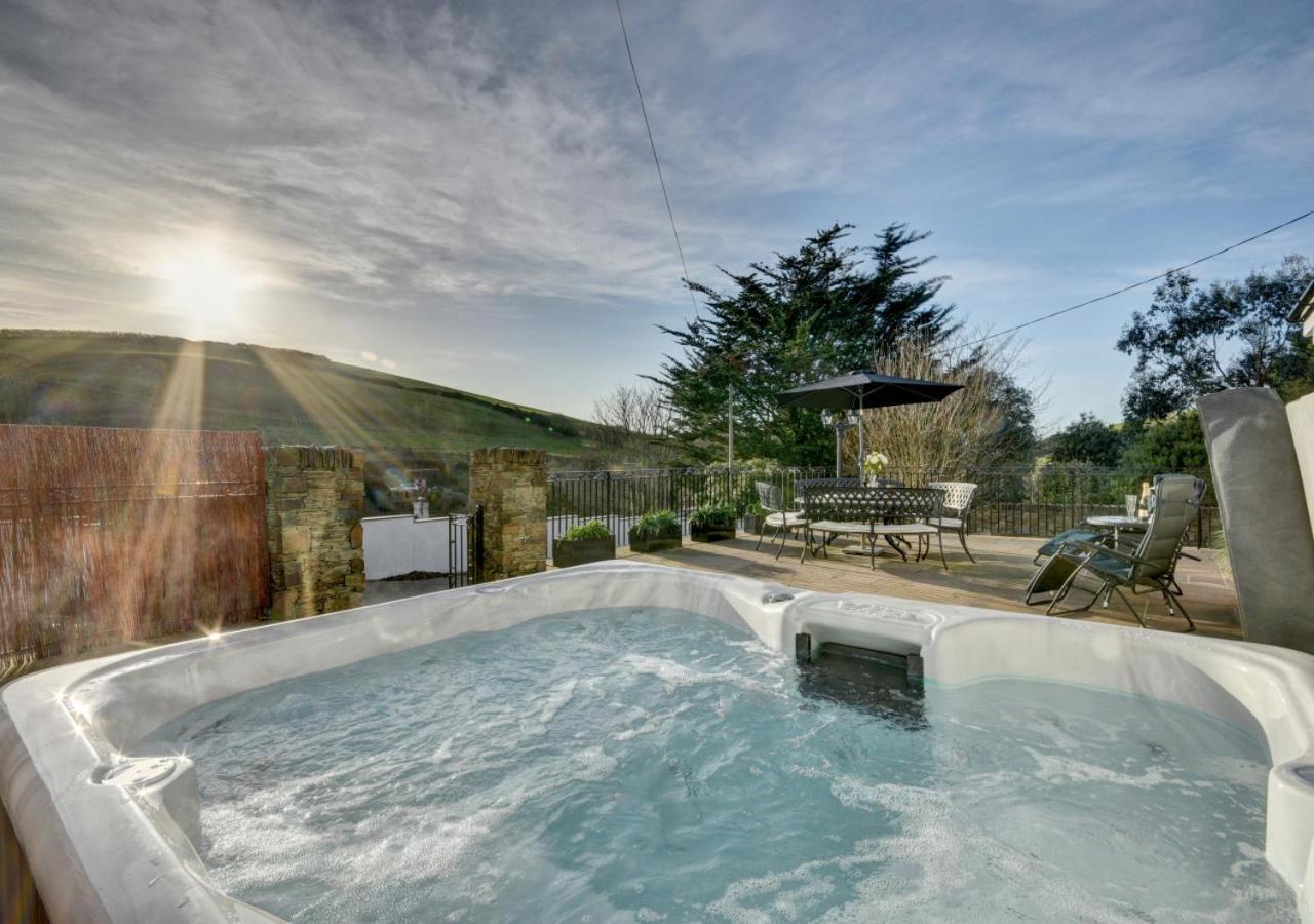 Forda Hill Chalet view 3