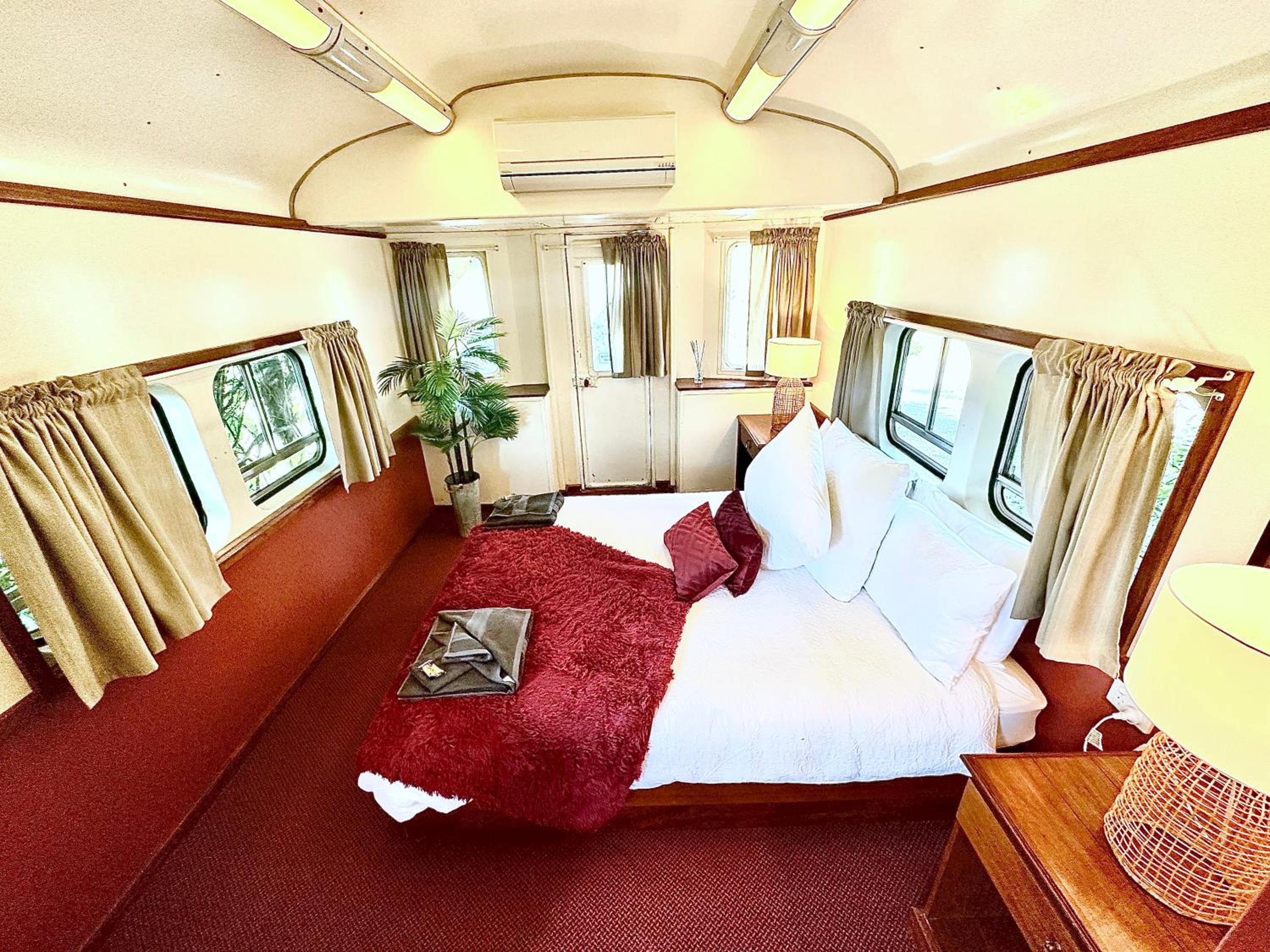 Carriageway Retreat - Unique Red Rattler Carriages and Units
