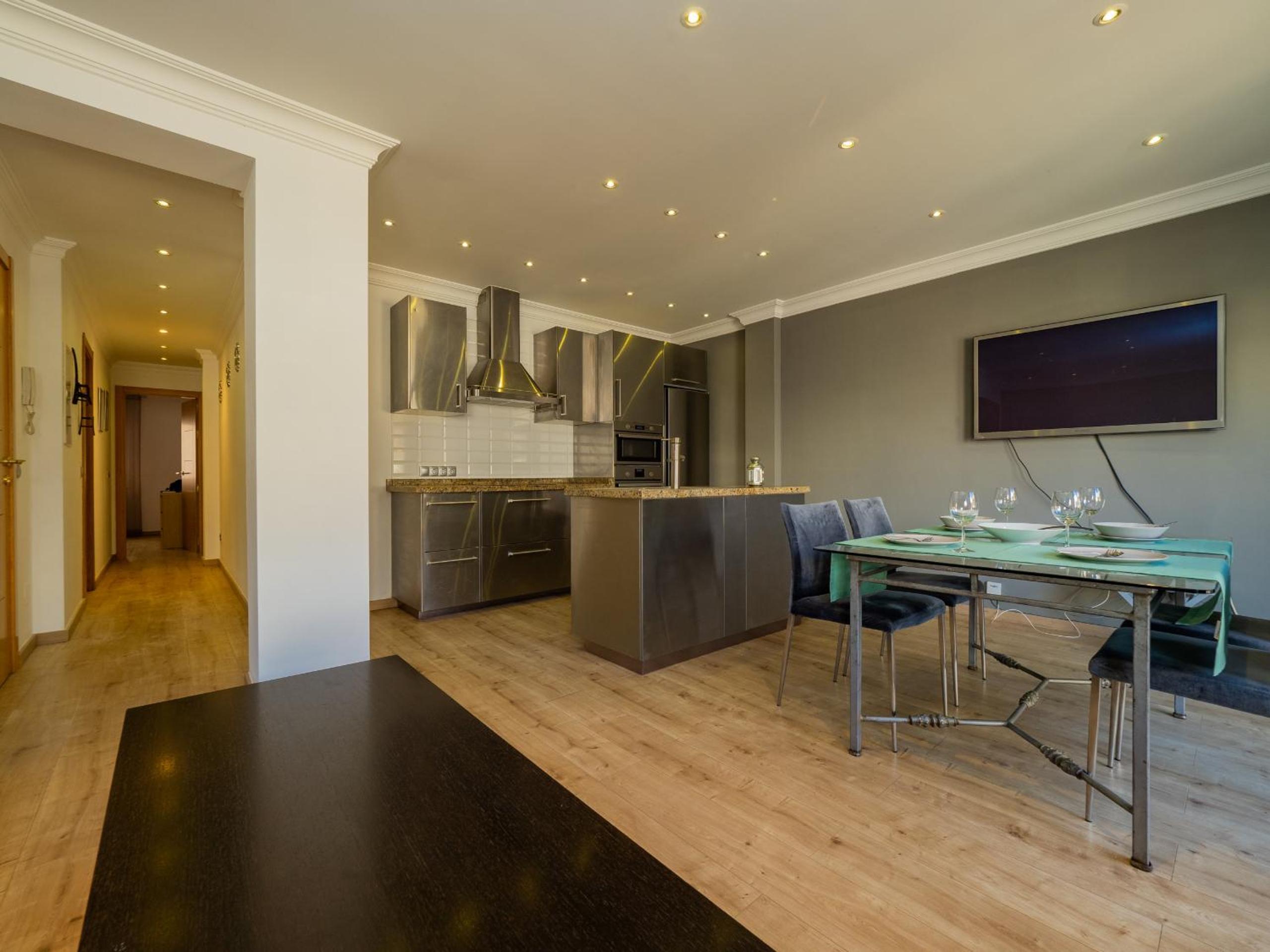Cubo's Beach Side Apartment at La Cala